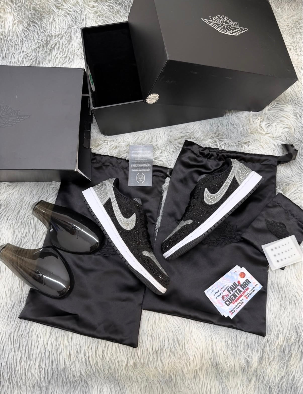 Jordan Retro 1 Low Og Stealth Swaroski